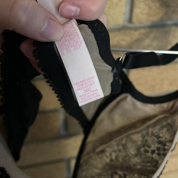 Victoria's Secret Black Lace Unlined Mesh Underwire Demi Bra Size 36C - Picture 4 of 5